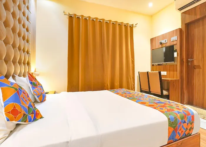 Fabhotel Cozy Inn - Nr Mumbai International AirportAirport Hotel